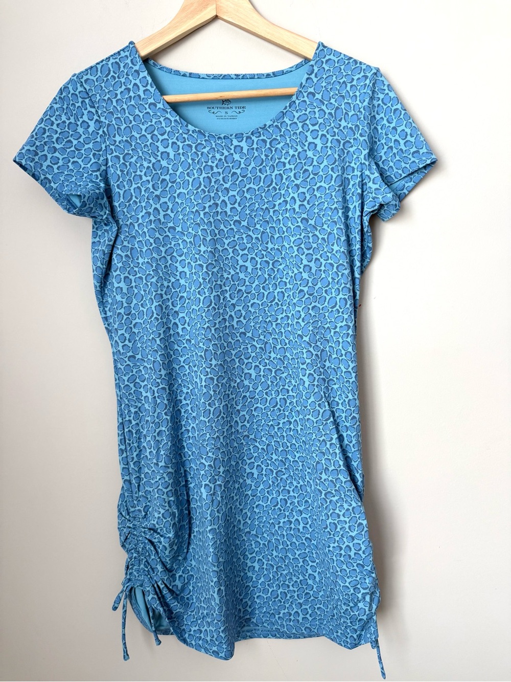 Southern Tide Jersey Knit Blue Leopard Print Comfy Shirt Dress Gathered Hem